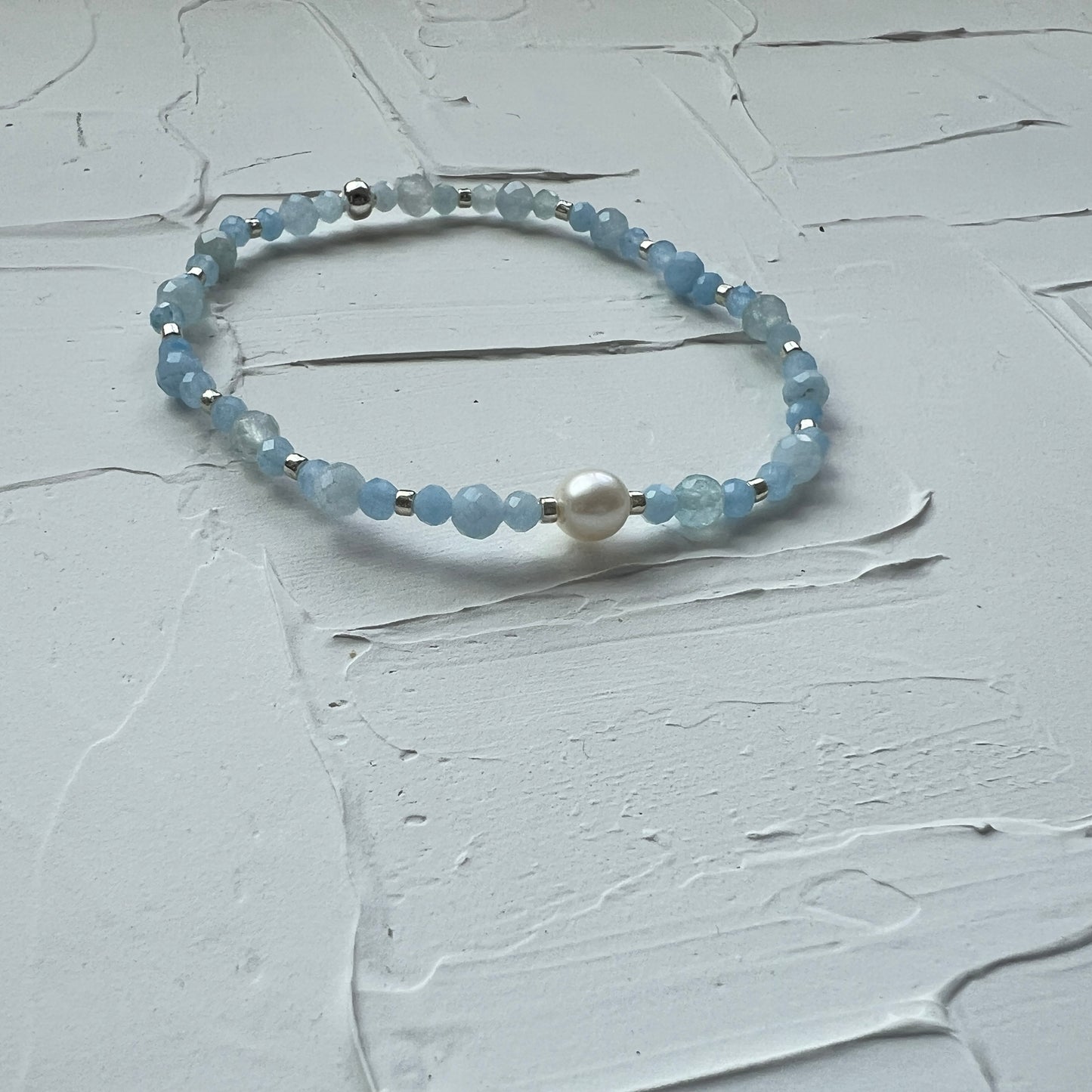 Bracelet aquamarine and pearls